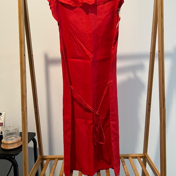 Random Red Dress - Picture 4 of 5